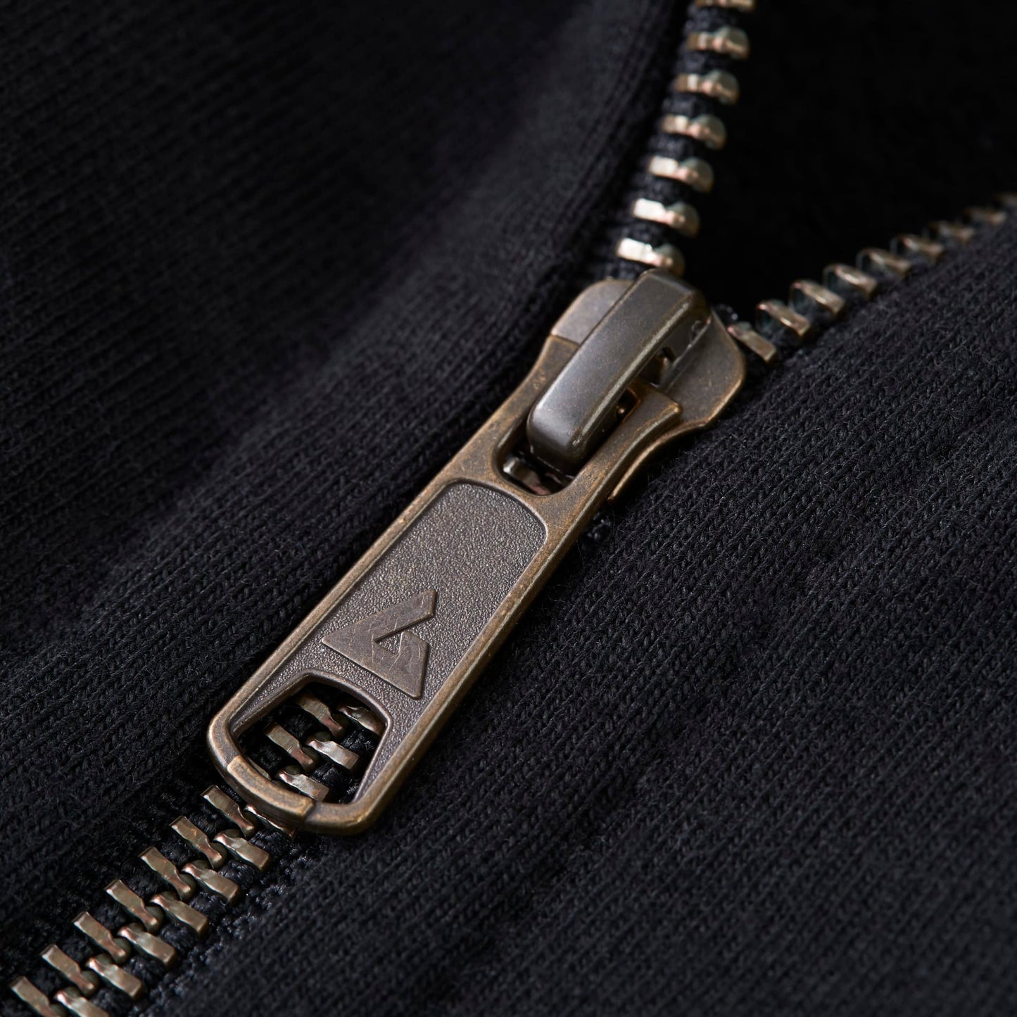 Image for TM18146_995_A_Metal-Zipper_detail-CROP.jpg
