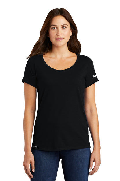 Nike Women's Dri-FIT Cotton/Poly Scoop Neck Tee. NKBQ52