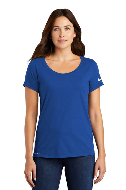 Nike Women's Dri-FIT Cotton/Poly Scoop Neck Tee. NKBQ52