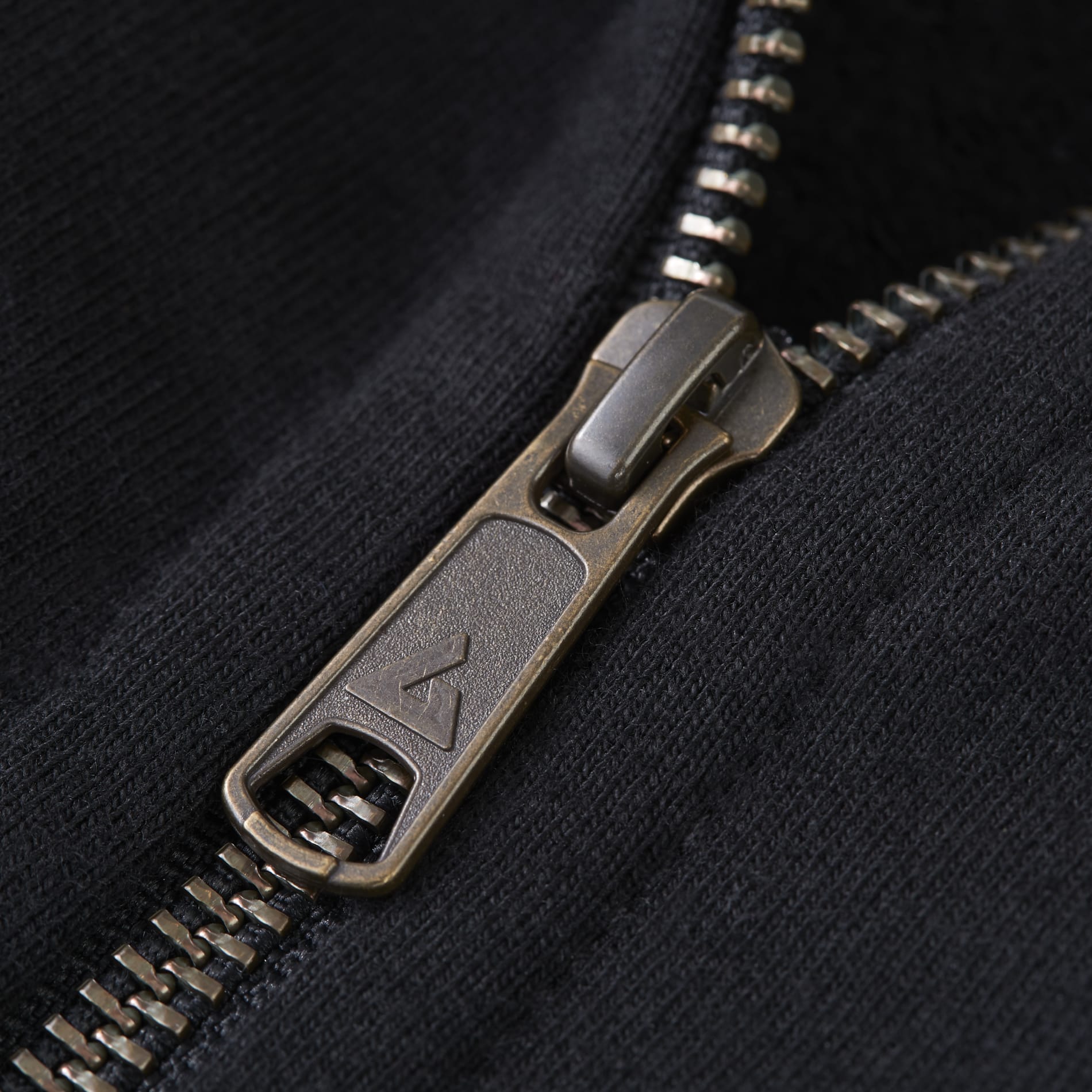 Image for TM18146_995_A_Metal-Zipper_detail-CROP.jpg